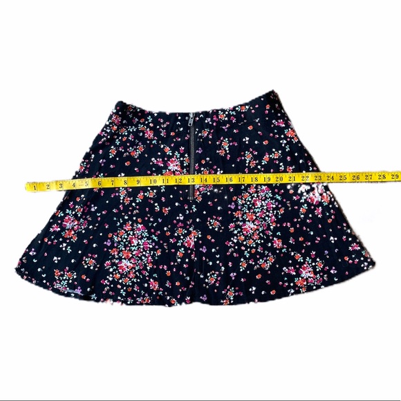 Bethany Mota skirt - Picture 5 of 7